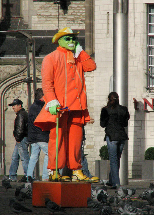 This street performer at Dam Square assumes the Jim Carry character from the movie "The Mask".
