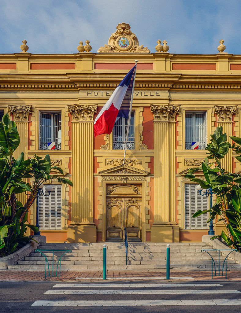 A beautiful building in Nice houses the city's colorful town hall.