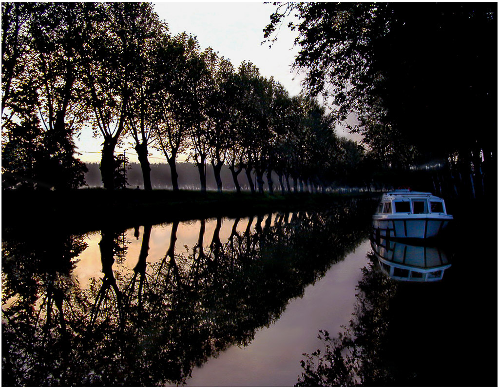 Waking up to the rising sun on the Canal du Midi.
