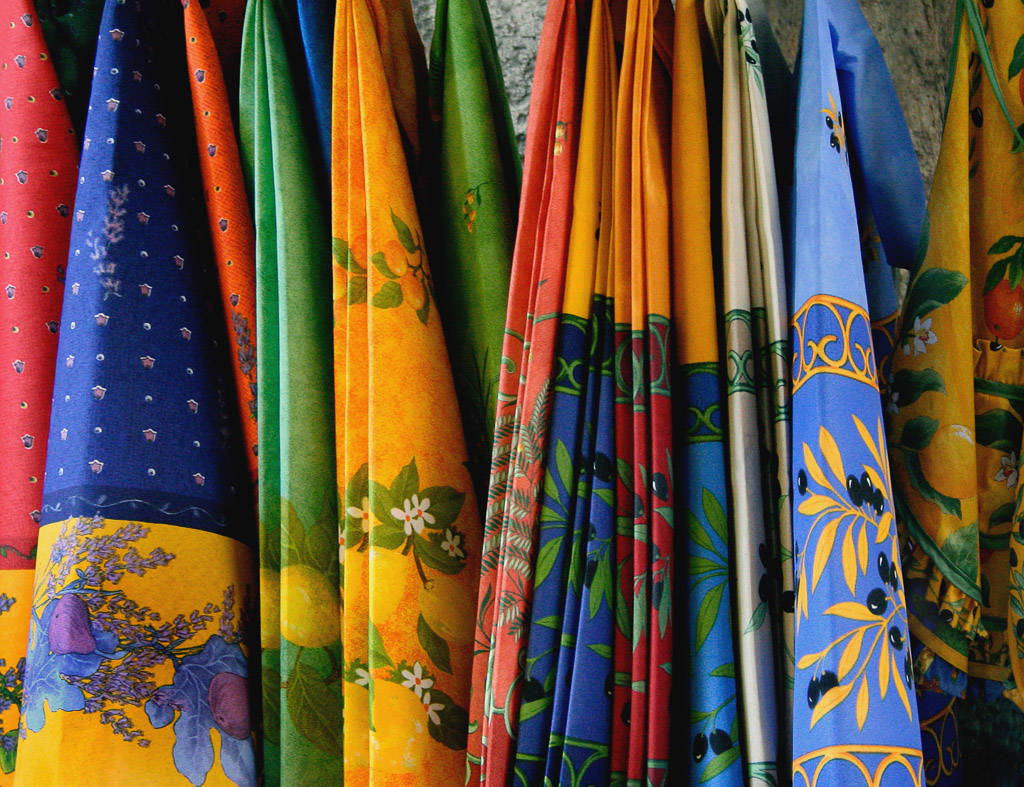 Olives, flowers, fruits and cigales are traditional motifs of Provencal fabrics.