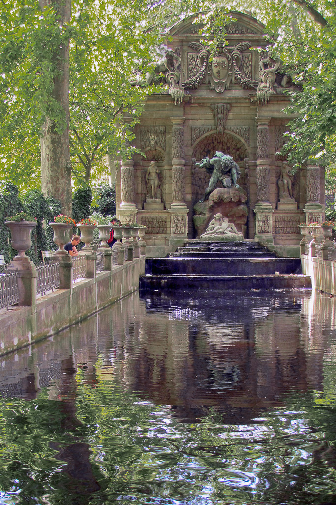 The breath taking fountain is found in the Luxembourg Gardens.