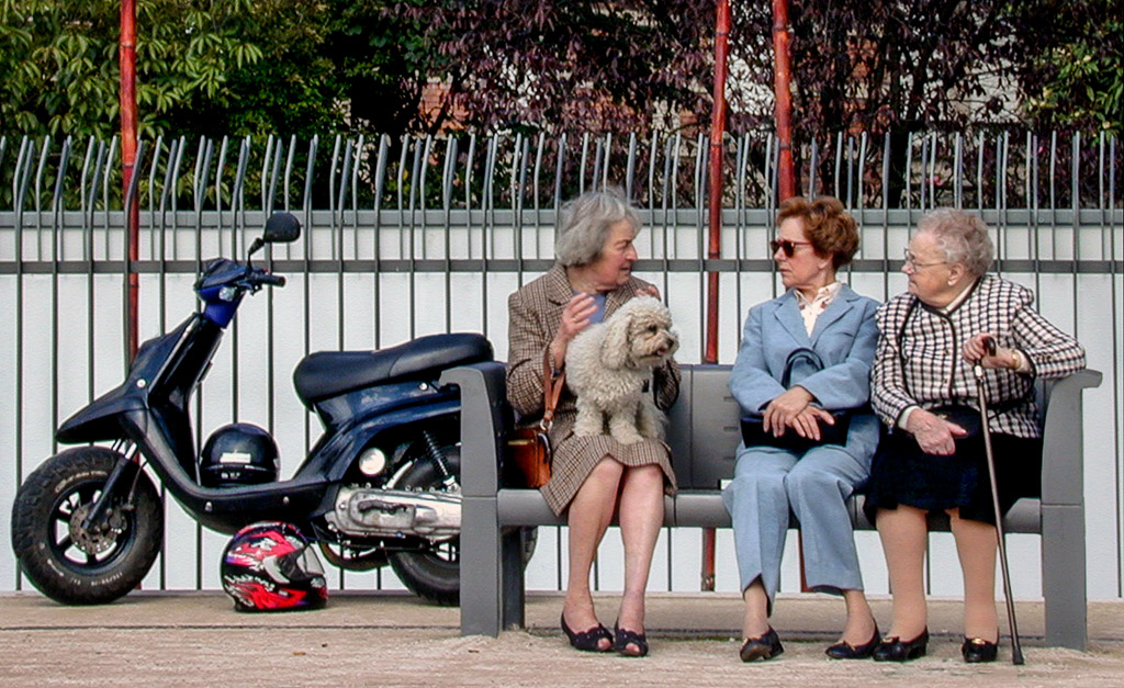 The many public benches in Paris make perfect places to visit with old friends.